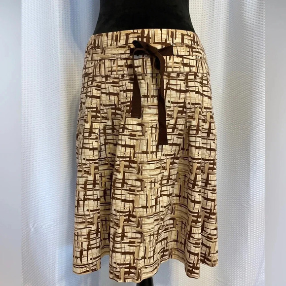 Old Navy Brown Print Just Below Waist Skirt Size 6 - Picture 1 of 5